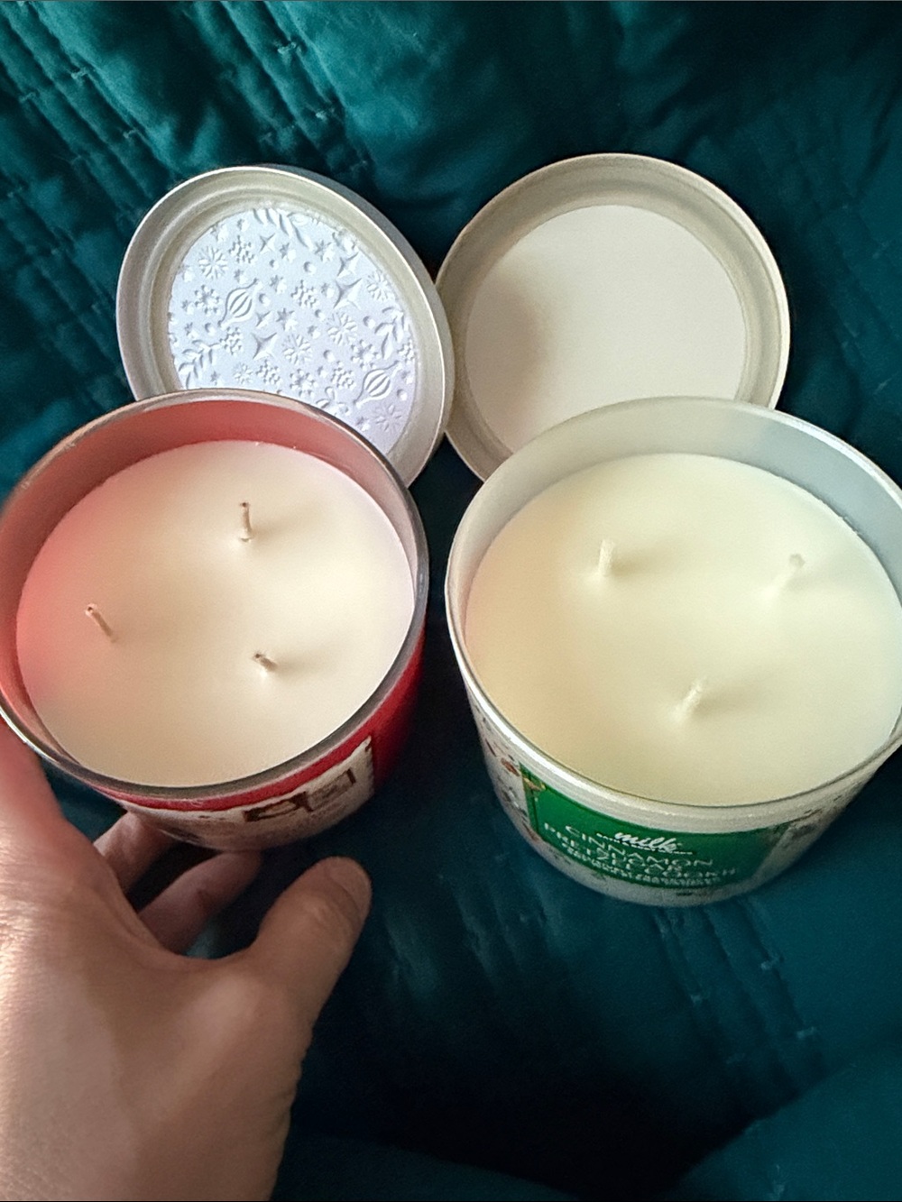 Bath & Body Works Milk Bath Candles - Red & Green Holiday Duo - Picture 2 of 2